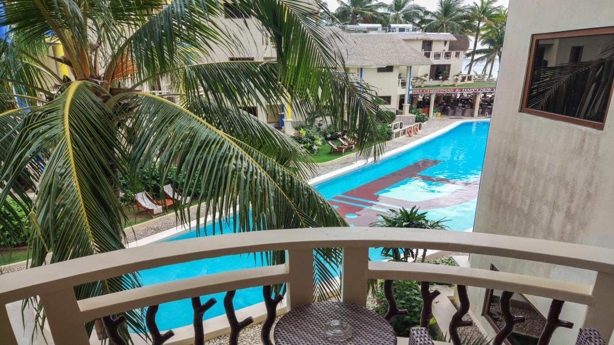 Ambassador In Paradise Balabag (Boracay) Exterior foto The pool at the hotel